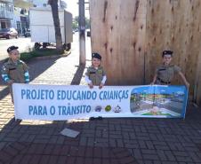“Educando Crianças Para o Trânsito”: projeto, desenvolvido pela PM de São João, transforma ruas da cidade em salas de aula

