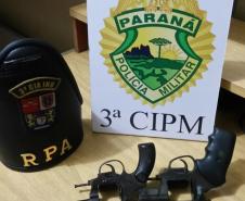 Denúncia de roubo leva PM a prender dois homens e apreenderem duas armas de fogo em Loanda, no Noroeste do estado