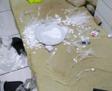 Mais de 500 porções de cocaína são apreendidas, além de outras drogas, em Londrina (PR)