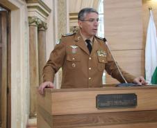 Curitiba, 19 de junho de 2019. Alto Comando da PMPR recebe homenagem na Camera municipal de Curitiba. Foto: Cel Pericles discursa para as autoridades presentes.
