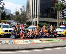 Curitiba, 20 de junho de 2019. Tapete da Policia Militar Corpus Christi. Foto: Policiais Militares e Familiares.