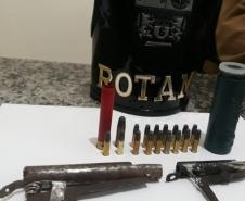 Homem é flagrado pela PM manuseado uma garrucha, é preso e mais seis armas de fogo acabam apreendidas