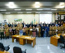 Após salvarem criança, policiais do BPRv de Maringá (PR) são homenageados na Câmara Municipal