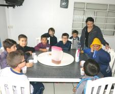 Crianças visitam quartel da PM em Coronel Vivida, no Sudoeste do PR
