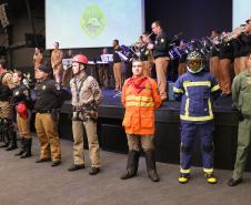 Curitiba, 04 de agosto de 2019.  Culto da Policia Militar Comunidade Alcance Foto: demonstração de tipos de fardamentos da Policia Militar e Bombeiros.