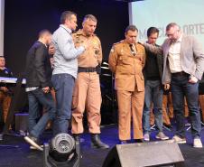 Curitiba, 04 de agosto de 2019.  Culto da Policia Militar Comunidade Alcance Foto: Comandante Geral Cel. Pericles de Matos e Cel Prestes recebendo oração dos pastores..