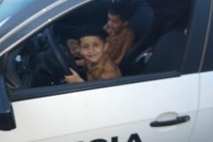 Admirador da Polícia Militar recebe policiais militares em sua festa de aniversário em Ponta Grossa (PR)