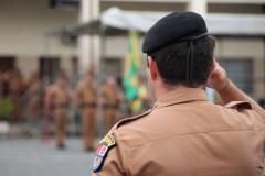 Polícia Militar homenageia praças promovidos com entrega de homenagem e certificados em Curitiba