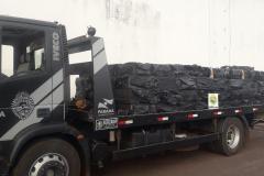 BPFron apreende carro carregado com 250 caixas de cigarros contrabandeados no Oeste do estado