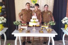 Policiais militares fazem surpresa para menina que sonha em fazer parte da Corporação no Sudoeste do estado