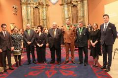 Comandante-Geral da PM recebe a medalha Ordem da Luz dos Pinhais durante cerimônia