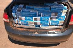 Carros com cigarros contrabandeados são apreendidos pela PM em Assis Chateaubriand, no Oeste do estado