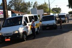 PM faz operação para fiscalizar trânsito em frente escolas de Pato Branco (PR), no Sudoeste do Estado 