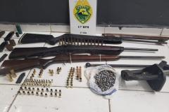 Denúncia leva PM a encontrar arsenal enterrado no bairro Borda do Campo, em São José dos Pinhais (RMC)