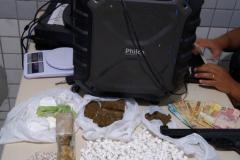 BOPE apreende quase 25 quilos de maconha e R$ 18 mil reais em Curitiba (PR)