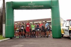 Dezenas de atletas participam do Desafio 10 Km do 17º Batalhão de Polícia Militar em São José dos Pinhais, na RMC