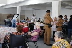 Operação Futebol Solidário arrecada fraldas e leites para idosos de Ponta Grossa (PR)