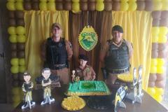 Policiais militares fazem presença na festa de aniversário de 8 anos de Yasmin em Fazenda Rio Grande, Região Metropolitana de Curitiba