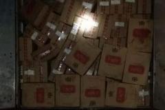 Aproximadamente 30 mil pacotes de cigarros e oito pneus contrabandeados são apreendidos pelo BPFron, no Oeste do estado