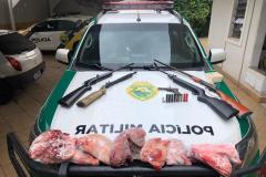 BPAmb-FV vai verificar denúncia e apreende cinco armas de fogo e 12 quilos de carne de animal silvestre em Londrina (PR)