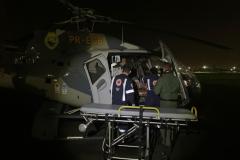 Helicóptero faz voo noturno para salvar vítima de AVC em Matinhos (PR), no Litoral