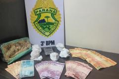 PM prende três pessoas e apreende duas armas de fogo e mais de um quilo de crack no Sudoeste do estado