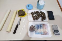 Porções de maconha e cocaína são apreendidas e mulher acaba presa em Ibiporã, no Norte do Paraná