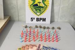 PM encaminha cinco pessoas e apreende diversas porções de drogas no Norte do estado