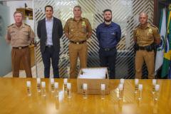 Grupo Boticário doa 2,5 mil unidades de álcool gel para a Polícia Militar
