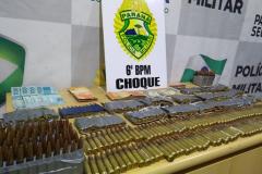 Em Cascavel, PM prende dois homens e apreende 400 munições de uso restrito em ônibus que seguia para São Paulo