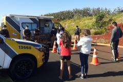 Parceria da PM com empresas privadas resulta na arrecadação de uma tonelada de ração para ser doada a comunidades carentes no Norte do estado