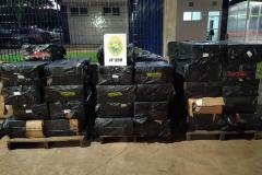 PM de Foz do Iguaçu (PR) apreende cerca de 2400 pacotes de cigarros contrabandeados do Paraguai em porto clandestino