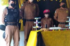 Admiradora da PM recebe visita de policiais no dia do aniversário em Pato Branco (PR)