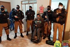 Fã da Polícia Militar recebe visita surpresa da equipe no dia do seu aniversário em Londrina (PR)