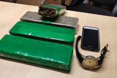 Homem tenta dispensar maconha, mas acaba preso pela PM em São José dos Pinhais, na RMC
