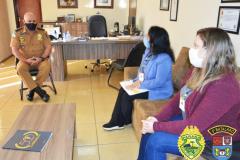 Alunos fazem carta de homenagem aos policiais militares de Londrina (PR)