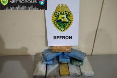 Mais de 14 quilos de maconha são apreendidos pelo BPFron durante a Operação Metrópolis
