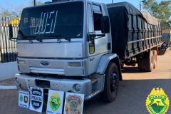 BOPE e BPFron flagram contrabando e apreendem R$ 4 milhões em cigarros em Guaíra, no Oeste do estado