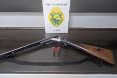 Carne de animal silvestre e sete armas são apreendidas pela PM no Centro-Sul do estado