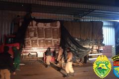 Durante a Operação Hórus, BPFron apreende mais de 600 quilos de maconha escondida em carga de algodão