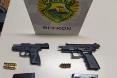 Abordagens do BPFron resultam em cigarros e duas pistolas apreendidas no Oeste do estado