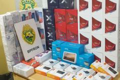 Abordagens do BPFron terminam com 296 celulares contrabandeados apreendidos no Oeste do PR