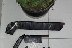 BPGd atende situação de ameaça e apreende armas artesanais e explosivos improvisados em Piraquara
