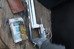 Em Piraquara, PM faz operação contra o tráfico de drogas e jogos de azar e apreende três armas