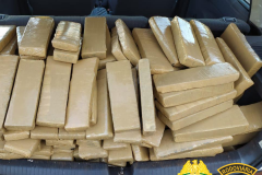 BPRv encontra quase 200 quilos de maconha em assoalho e porta-malas de veículo no Noroeste do estado