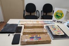 No Norte do PR, PM apreende armas, drogas e R$ 9 mil em dinheiro