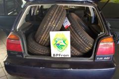 Em situações distintas, BPFron apreende R$ 62 mil em eletrônicos e 16 pneus contrabandeados no oeste do estado