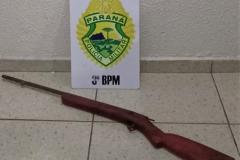 No Sudoeste do estado, PM encaminha duas pessoas e apreende maconha e uma arma de fogo