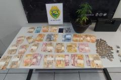 Na CIC, PM prende quatro pessoas e apreende 267 porções de maconha e uma muda In Natura da droga