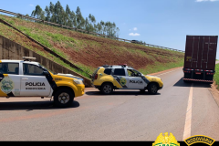 Caminhão com 810 caixas de cigarros é apreendido pela PM em Engenheiro Beltrão (PR)